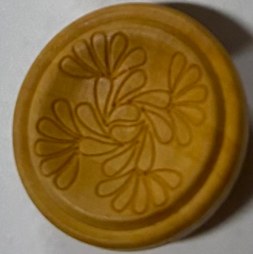 20mm Elan Edged Wood Shank Button With Flower